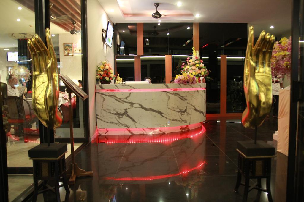 Khách sạn Hemingways Silk 3*