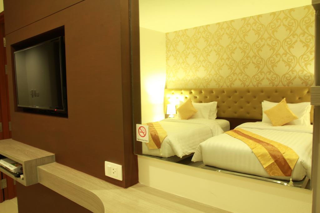 Khách sạn Hemingways Silk Patong