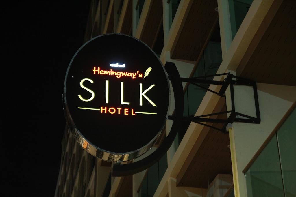 Hemingways Silk Khách sạn