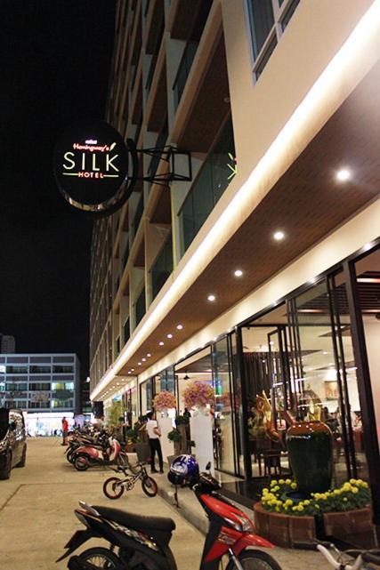 Hemingways Silk Khách sạn Patong